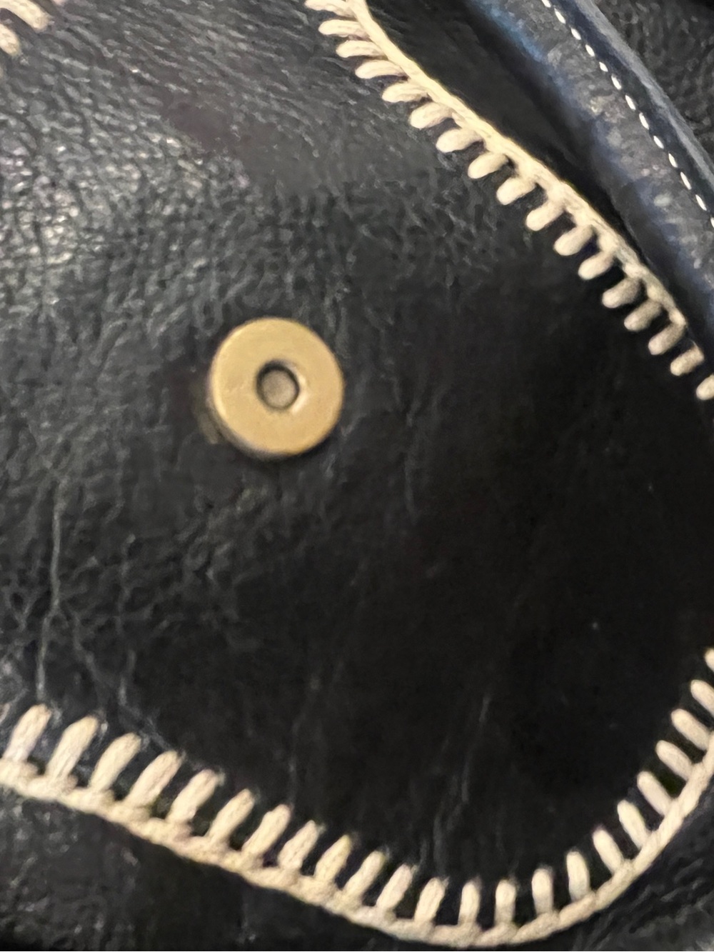 Vintage BCBG Girls Black Leather Handbag with Contrast Stitching and Ring Detail - Picture 8 of 9